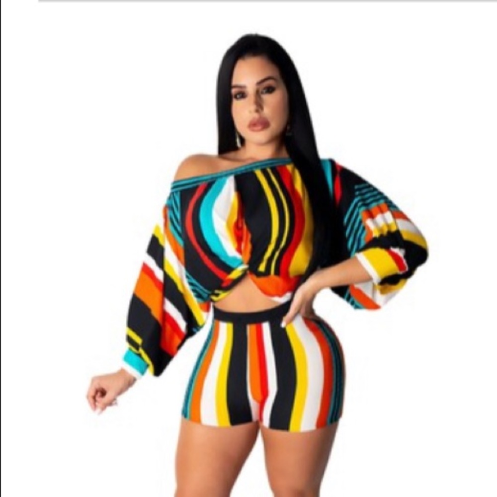 Super cute stretchy two piece set.